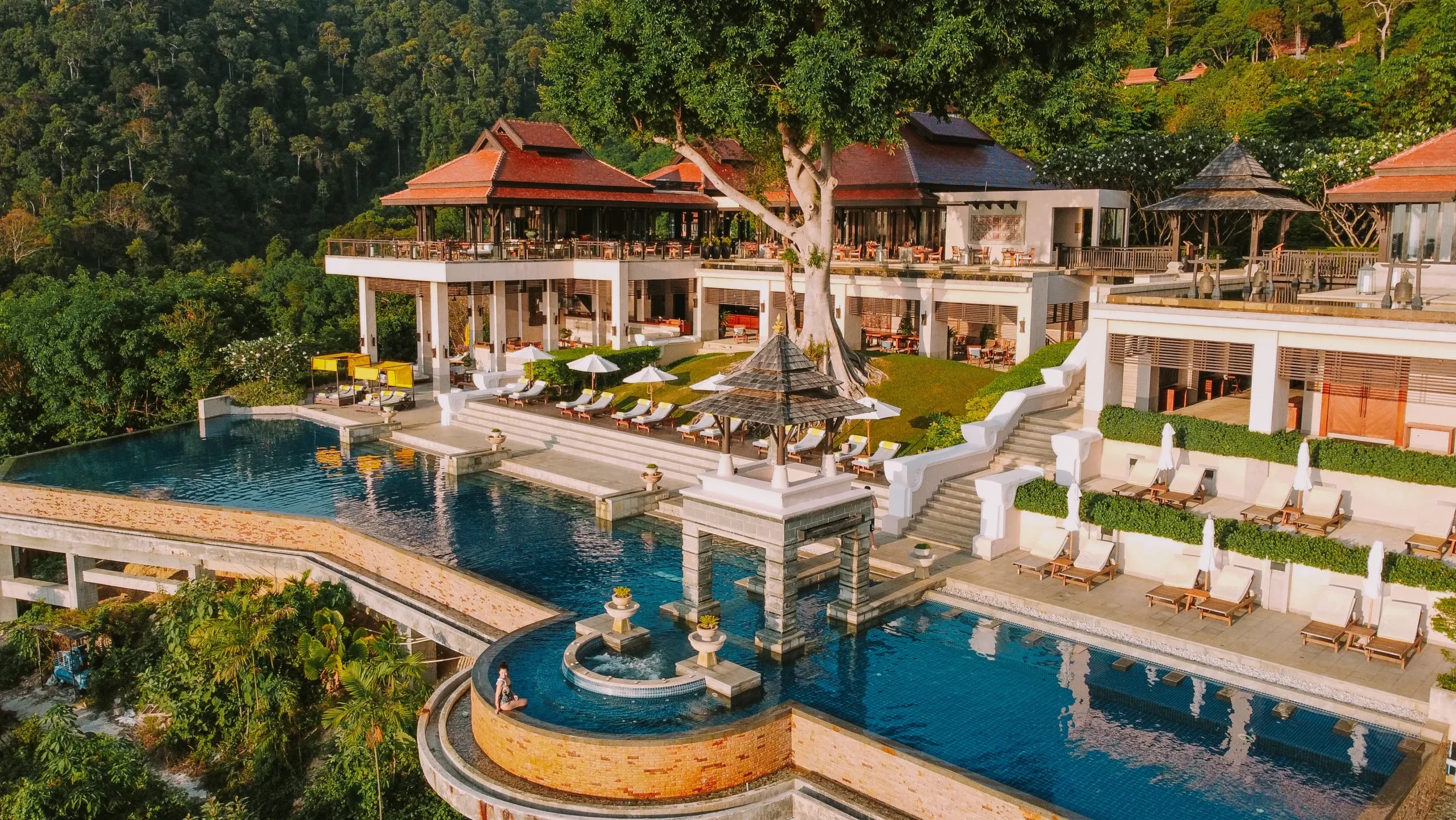 Thailand’s Hotel Sector Slashes Room Rates as Asian Tourist Arrivals Plunge